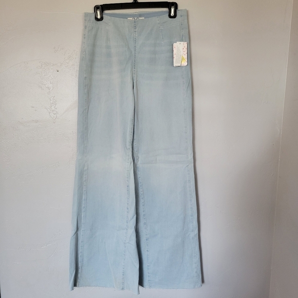 We the Free People NWT Women 29 Light Wash Pull On Pants Super Flare Bell Bottom - Picture 1 of 12